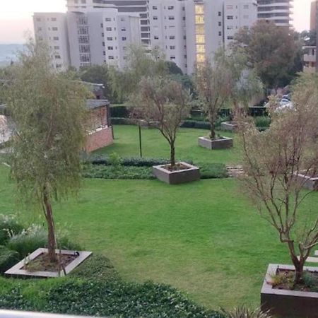 Emabheleni Executive Suites Westpoint Johannesburg Bagian luar foto