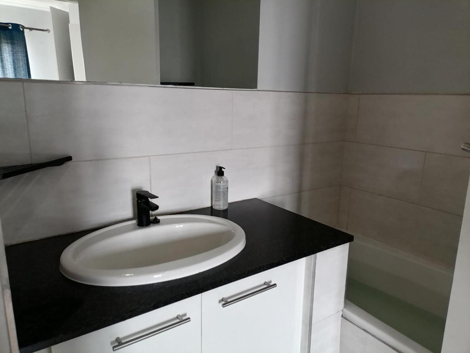 Emabheleni Executive Suites Westpoint Johannesburg Ruang foto